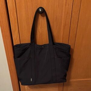 Lululemon Daily Multipocket Tote Bag